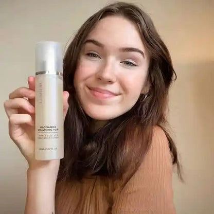 La Verne Lumiere Niacinamide Hyaluronic Acid White Tea Tree Toner - Miessential